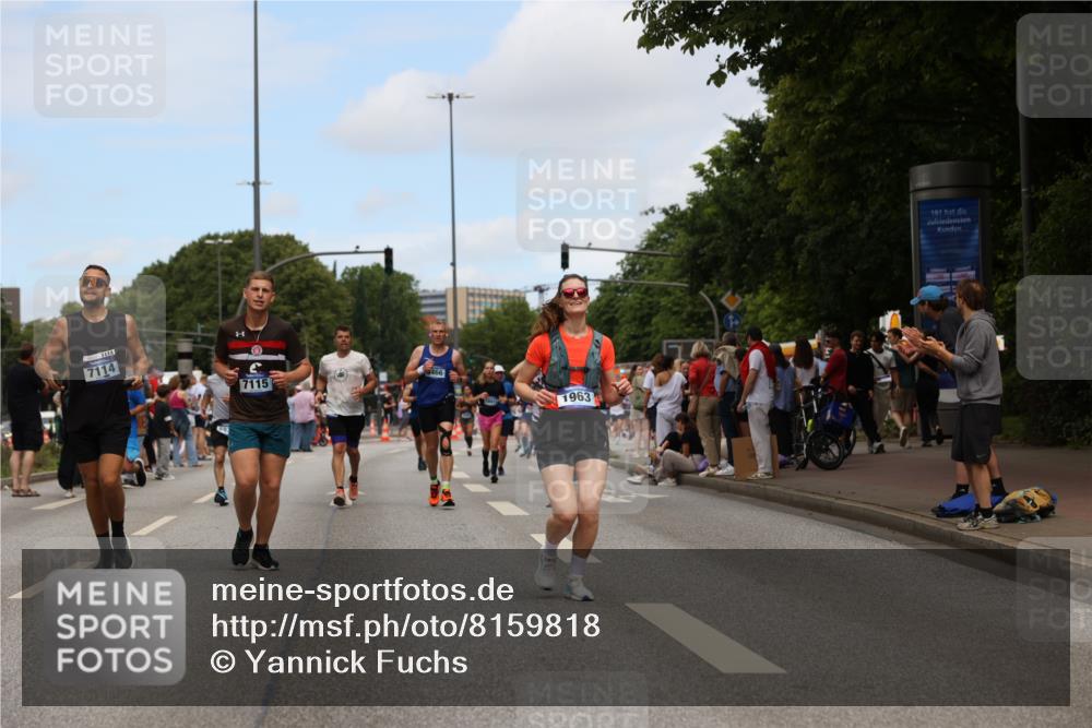 29.06.2025 - hella hamburg halbmarathon Yannick Fuchs http://msf.ph/oto/8159818 29.06.2025 11:17:15 20KM 1072, 1349, 1401, 1963, 2306, 2351, 2529, 2688, 3464, 3466, 5395, 5412, 5493, 5939, 6303, 6546, 6874, 7114, 7115, 8327, 8778, 9301, 9556, 9855, 10158, 10880, 11756, 14793, 14821, 15619, 15767, 16511, 16631, 17147, 17335, 18060, 18611, 18962 meine-sportfotos.de