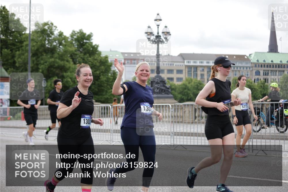 29.06.2025 - hella hamburg halbmarathon Jannik Wohlers http://msf.ph/oto/8159824 29.06.2025 11:02:22 Lombardsbrücke 1302, 1303, 1797, 3092, 3350, 3970, 4437, 4459, 4660, 4714, 5068, 5209, 5773, 5823, 5824, 5827, 6234, 6424, 6500, 6672, 6925, 7671, 8241, 8666, 8868, 8869, 9257, 9493, 9773, 9801, 9846, 10410, 10411, 11439, 12132, 12344, 14509, 14949, 16366, 16396, 16397, 16406, 16652, 17204, 17924, 18020, 18295, 18964, 18969 meine-sportfotos.de
