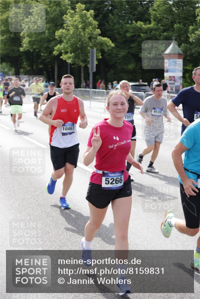 29.06.2025 - hella hamburg halbmarathon Jannik Wohlers http://msf.ph/oto/8159831 29.06.2025 10:18:26 Lombardsbrücke 1349, 1521, 2096, 2781, 2821, 3026, 3591, 3592, 3631, 4718, 4802, 4845, 5049, 5264, 5266, 5834, 5910, 6413, 7051, 7121, 7214, 7252, 8665, 8780, 9270, 9272, 9276, 9549, 10037, 10467, 10502, 10816, 10856, 11020, 12239, 12347, 12890, 13204, 13464, 14247, 14294, 14532, 14627, 14760, 14966, 14967, 15138, 15402, 15657, 15881, 16196, 17027, 17030, 17052, 17386, 17490, 17548, 17567, 17571, 18002, 18217, 18246, 18336, 18456, 18519, 19010 meine-sportfotos.de