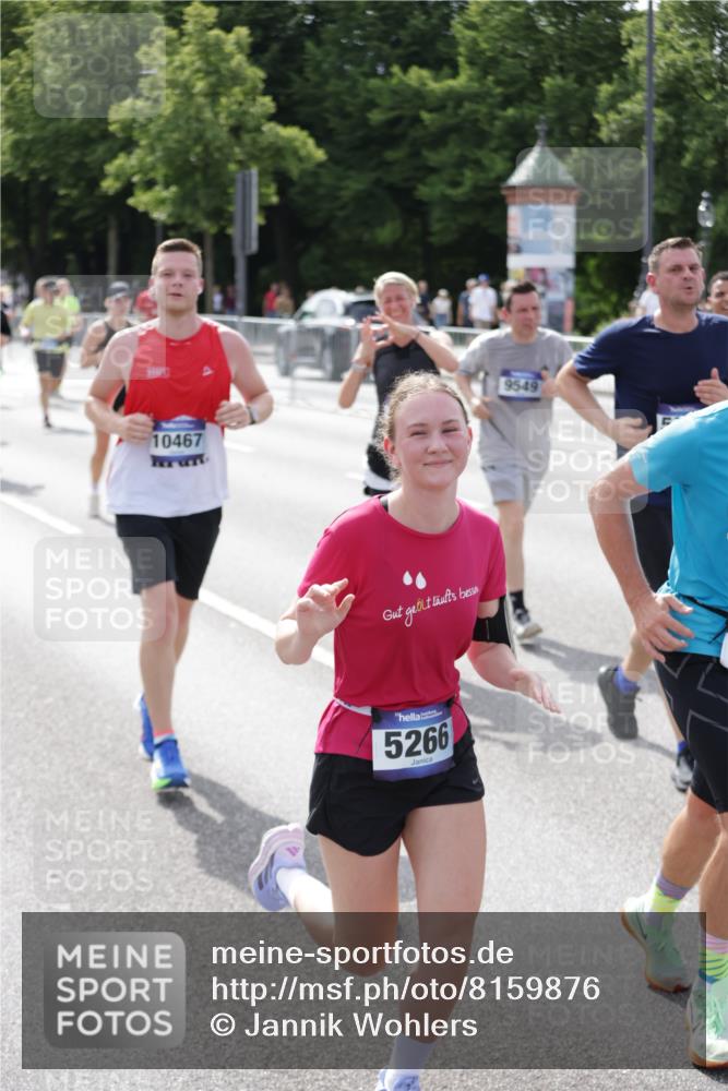 29.06.2025 - hella hamburg halbmarathon Jannik Wohlers http://msf.ph/oto/8159876 29.06.2025 10:18:26 Lombardsbrücke 1349, 1521, 2096, 2781, 2821, 3026, 3591, 3592, 3631, 4718, 4802, 4845, 5049, 5264, 5266, 5834, 5910, 6413, 7051, 7121, 7214, 7252, 8665, 8780, 9270, 9272, 9276, 9549, 10037, 10467, 10502, 10816, 10856, 11020, 12239, 12347, 12890, 13204, 13464, 14247, 14294, 14532, 14627, 14760, 14966, 14967, 15138, 15402, 15657, 15881, 16196, 17027, 17030, 17052, 17386, 17490, 17548, 17567, 17571, 18002, 18217, 18246, 18336, 18456, 18519, 19010 meine-sportfotos.de