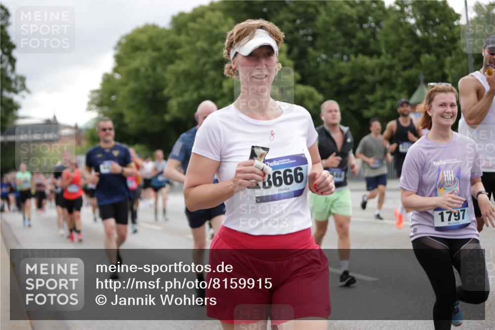 29.06.2025 - hella hamburg halbmarathon Jannik Wohlers http://msf.ph/oto/8159915 29.06.2025 11:02:25 Lombardsbrücke 1302, 1303, 1797, 3092, 3350, 3970, 4437, 4459, 4536, 4660, 5209, 5687, 5823, 5824, 5827, 6234, 6500, 6672, 6925, 7671, 8241, 8666, 8868, 8869, 9493, 9568, 9773, 9801, 9846, 10410, 10411, 12132, 12344, 14509, 16132, 16133, 16366, 16396, 16397, 16406, 16429, 16652, 17204, 17924, 18295 meine-sportfotos.de