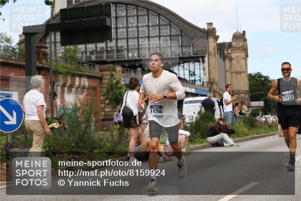 29.06.2025 - hella hamburg halbmarathon Yannick Fuchs http://msf.ph/oto/8159924 29.06.2025 11:17:16 20KM 1072, 1349, 1401, 1963, 2306, 2351, 2529, 2688, 3464, 3466, 5395, 5412, 5493, 5939, 6303, 6546, 6874, 7114, 7115, 8327, 8387, 8778, 9301, 9556, 9855, 10158, 10880, 11756, 14821, 15767, 16511, 16631, 17147, 17335, 18060, 18611, 18962 meine-sportfotos.de