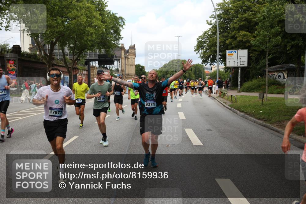 29.06.2025 - hella hamburg halbmarathon Yannick Fuchs http://msf.ph/oto/8159936 29.06.2025 10:38:45 20KM 1057, 1220, 1391, 1415, 1468, 1782, 1902, 1941, 2365, 2402, 2415, 2816, 3004, 3021, 3305, 3907, 4310, 4691, 4991, 4999, 5231, 5275, 5476, 5624, 5884, 6490, 6903, 7005, 7191, 7322, 8722, 9159, 9374, 9444, 9633, 10193, 10596, 11469, 12159, 12554, 12711, 12966, 13123, 14351, 14667, 14798, 14816, 15185, 15225, 15233, 15280, 15862, 16316, 16506, 16893, 17097, 17251, 17729, 17748, 18560, 18806, 19207 meine-sportfotos.de