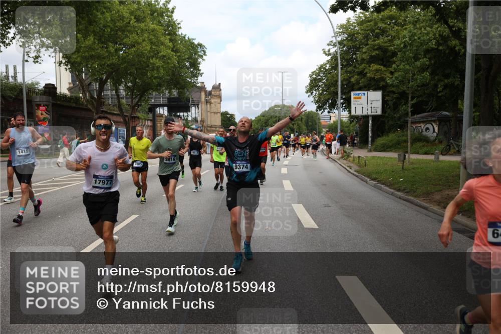 29.06.2025 - hella hamburg halbmarathon Yannick Fuchs http://msf.ph/oto/8159948 29.06.2025 10:38:45 20KM 1057, 1220, 1391, 1415, 1468, 1782, 1902, 1941, 2365, 2402, 2415, 2816, 3004, 3021, 3305, 3907, 4310, 4691, 4991, 4999, 5231, 5275, 5476, 5624, 5884, 6490, 6903, 7005, 7191, 7322, 8722, 9159, 9374, 9444, 9633, 10193, 10596, 11469, 12159, 12554, 12711, 12966, 13123, 14351, 14667, 14798, 14816, 15185, 15225, 15233, 15280, 15862, 16316, 16506, 16893, 17097, 17251, 17729, 17748, 18560, 18806, 19207 meine-sportfotos.de
