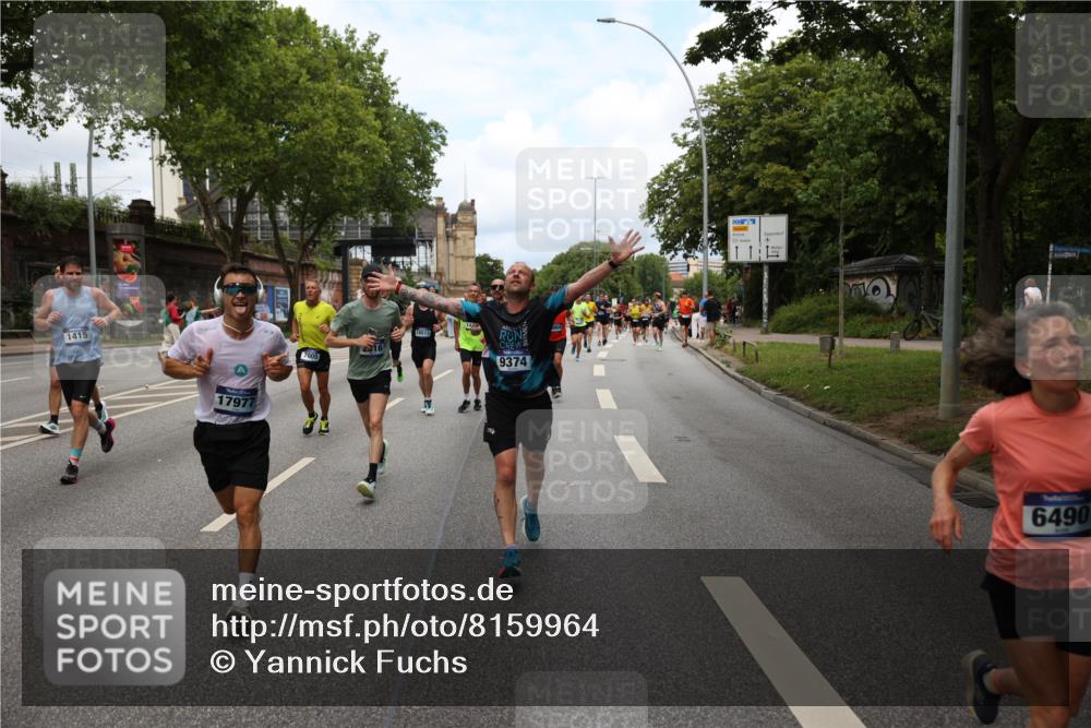 29.06.2025 - hella hamburg halbmarathon Yannick Fuchs http://msf.ph/oto/8159964 29.06.2025 10:38:45 20KM 1057, 1220, 1391, 1415, 1468, 1782, 1902, 1941, 2365, 2402, 2415, 2816, 3004, 3021, 3305, 3907, 4310, 4691, 4991, 4999, 5231, 5275, 5476, 5624, 5884, 6490, 6903, 7005, 7191, 7322, 8722, 9159, 9374, 9444, 9633, 10193, 10596, 11469, 12159, 12554, 12711, 12966, 13123, 14351, 14667, 14798, 14816, 15185, 15225, 15233, 15280, 15862, 16316, 16506, 16893, 17097, 17251, 17729, 17748, 18560, 18806, 19207 meine-sportfotos.de