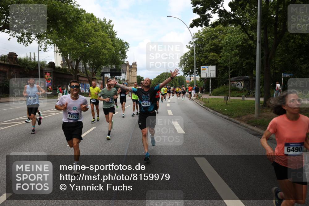 29.06.2025 - hella hamburg halbmarathon Yannick Fuchs http://msf.ph/oto/8159979 29.06.2025 10:38:45 20KM 1057, 1220, 1391, 1415, 1468, 1782, 1902, 1941, 2365, 2402, 2415, 2816, 3004, 3021, 3305, 3907, 4310, 4691, 4991, 4999, 5231, 5275, 5476, 5624, 5884, 6490, 6903, 7005, 7191, 7322, 8722, 9159, 9374, 9444, 9633, 10193, 10596, 11469, 12159, 12554, 12711, 12966, 13123, 14351, 14667, 14798, 14816, 15185, 15225, 15233, 15280, 15862, 16316, 16506, 16893, 17097, 17251, 17729, 17748, 18560, 18806, 19207 meine-sportfotos.de