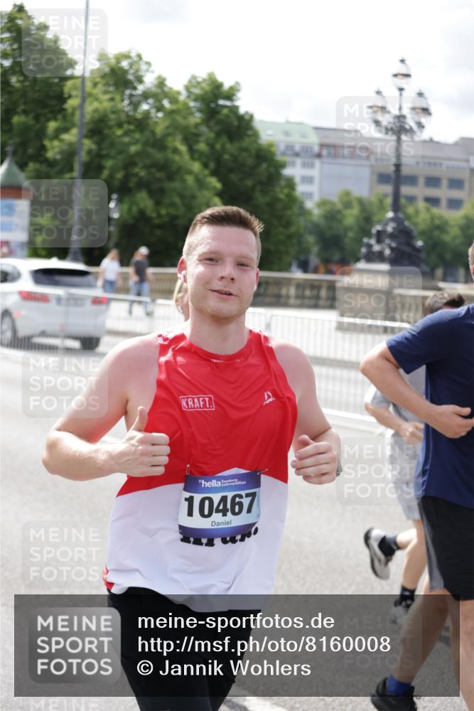 29.06.2025 - hella hamburg halbmarathon Jannik Wohlers http://msf.ph/oto/8160008 29.06.2025 10:18:28 Lombardsbrücke 1349, 1521, 2096, 2781, 2821, 3026, 3591, 3592, 3631, 4718, 4845, 5049, 5264, 5266, 5834, 5910, 6194, 6413, 6736, 7051, 7121, 7214, 7252, 8665, 8780, 9270, 9272, 9276, 9549, 10037, 10467, 10816, 10856, 11743, 12239, 12347, 12890, 13204, 13464, 14247, 14294, 14532, 14760, 14966, 15138, 15402, 15657, 15881, 16196, 17027, 17030, 17052, 17386, 17490, 17510, 17548, 17567, 17571, 18002, 18217, 18246, 18336, 18456, 18519, 18568, 18591, 19010 meine-sportfotos.de