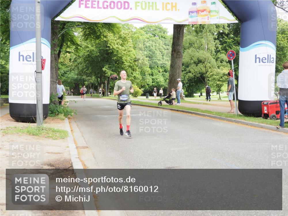 29.06.2025 - hella hamburg halbmarathon MichiJ http://msf.ph/oto/8160012 29.06.2025 10:10:40 Zwischen KM18-KM19  meine-sportfotos.de