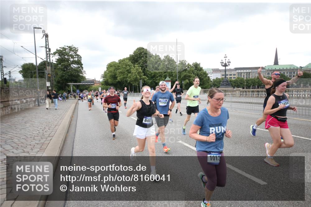 29.06.2025 - hella hamburg halbmarathon Jannik Wohlers http://msf.ph/oto/8160041 29.06.2025 10:54:51 Lombardsbrücke 1013, 2090, 2452, 3115, 3157, 3274, 3577, 4039, 4628, 5040, 5483, 6395, 6396, 6944, 7219, 7238, 7680, 7766, 8403, 8519, 10458, 11109, 11737, 11788, 11908, 12147, 12148, 13098, 13230, 13548, 14515, 14651, 14727, 15152, 15160, 15581, 15782, 15843, 16057, 16385, 16533, 17090, 19199 meine-sportfotos.de