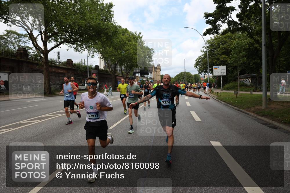 29.06.2025 - hella hamburg halbmarathon Yannick Fuchs http://msf.ph/oto/8160098 29.06.2025 10:38:45 20KM 1057, 1220, 1391, 1415, 1468, 1782, 1902, 1941, 2365, 2402, 2415, 2816, 3004, 3021, 3305, 3907, 4310, 4691, 4991, 4999, 5231, 5275, 5476, 5624, 5884, 6490, 6903, 7005, 7191, 7322, 8722, 9159, 9374, 9444, 9633, 10193, 10596, 11469, 12159, 12554, 12711, 12966, 13123, 14351, 14667, 14798, 14816, 15185, 15225, 15233, 15280, 15862, 16316, 16506, 16893, 17097, 17251, 17729, 17748, 18560, 18806, 19207 meine-sportfotos.de