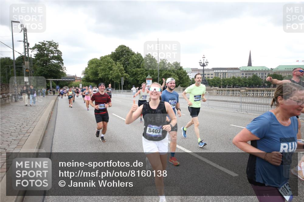 29.06.2025 - hella hamburg halbmarathon Jannik Wohlers http://msf.ph/oto/8160138 29.06.2025 10:54:51 Lombardsbrücke 1013, 2090, 2452, 3115, 3157, 3274, 3577, 4039, 4628, 5040, 5483, 6395, 6396, 6944, 7219, 7238, 7680, 7766, 8403, 8519, 10458, 11109, 11737, 11788, 11908, 12147, 12148, 13098, 13230, 13548, 14515, 14651, 14727, 15152, 15160, 15581, 15782, 15843, 16057, 16385, 16533, 17090, 19199 meine-sportfotos.de