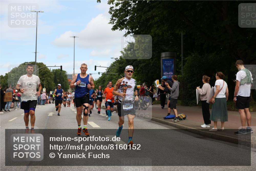 29.06.2025 - hella hamburg halbmarathon Yannick Fuchs http://msf.ph/oto/8160152 29.06.2025 11:17:19 20KM 1349, 1963, 2306, 2351, 2529, 2688, 3464, 3466, 5395, 5412, 5493, 5939, 6102, 6303, 6546, 7114, 7115, 8327, 8387, 8778, 9301, 9556, 9855, 10880, 11110, 11756, 14821, 15505, 15767, 16511, 16631, 17147, 17335, 18060, 18611, 18685, 18962 meine-sportfotos.de