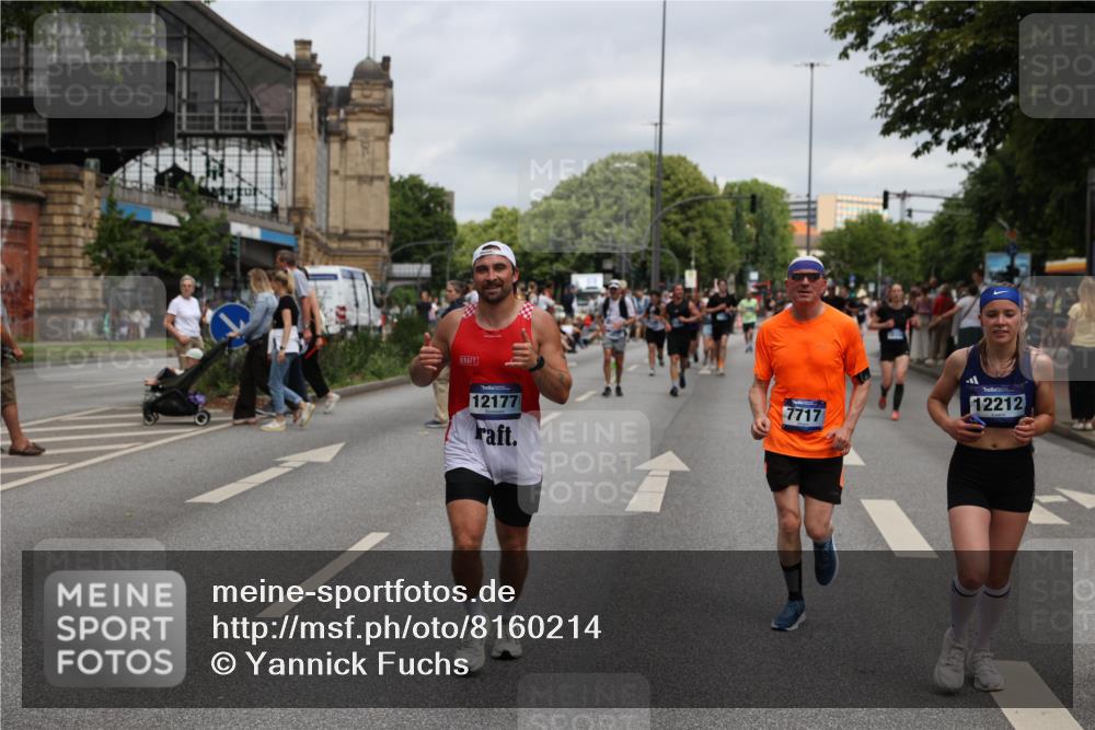29.06.2025 - hella hamburg halbmarathon Yannick Fuchs http://msf.ph/oto/8160214 29.06.2025 10:59:10 20KM 1186, 1702, 1733, 1863, 2136, 2979, 3328, 3746, 4307, 4945, 4985, 5354, 5365, 6174, 6489, 6590, 6907, 6908, 7717, 8917, 9526, 11027, 11784, 11917, 12177, 12211, 12212, 12473, 13210, 13221, 13793, 13932, 14022, 14465, 14642, 15915, 17140, 17441, 17550, 17763, 18196, 18324, 18575, 18577, 18732, 18754, 18768, 18796 meine-sportfotos.de