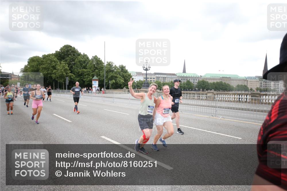 29.06.2025 - hella hamburg halbmarathon Jannik Wohlers http://msf.ph/oto/8160251 29.06.2025 10:54:53 Lombardsbrücke 1013, 2090, 2452, 3115, 3157, 3274, 3577, 4039, 4628, 5040, 5483, 6395, 6396, 6944, 7219, 7680, 7766, 8403, 8519, 10458, 10885, 11109, 11737, 12147, 12148, 13098, 13230, 14515, 14651, 14727, 15152, 15160, 15581, 15782, 15843, 16057, 16385, 16533, 17090, 19199 meine-sportfotos.de