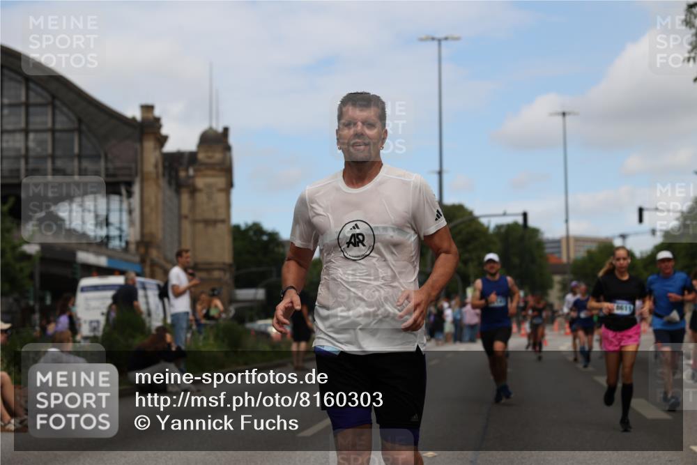 29.06.2025 - hella hamburg halbmarathon Yannick Fuchs http://msf.ph/oto/8160303 29.06.2025 11:17:21 20KM 1963, 2306, 2351, 2529, 2688, 3464, 3466, 5395, 5412, 5493, 5939, 6102, 6303, 6546, 7114, 7115, 8327, 8387, 8778, 9301, 9556, 9855, 11110, 11756, 14821, 15505, 15767, 16631, 17147, 17335, 18060, 18611, 18685, 18962 meine-sportfotos.de