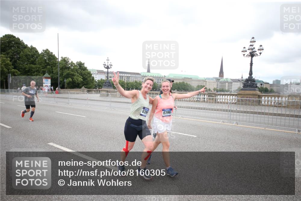 29.06.2025 - hella hamburg halbmarathon Jannik Wohlers http://msf.ph/oto/8160305 29.06.2025 10:54:53 Lombardsbrücke 1013, 2090, 2452, 3115, 3157, 3274, 3577, 4039, 4628, 5040, 5483, 6395, 6396, 6944, 7219, 7680, 7766, 8403, 8519, 10458, 10885, 11109, 11737, 12147, 12148, 13098, 13230, 14515, 14651, 14727, 15152, 15160, 15581, 15782, 15843, 16057, 16385, 16533, 17090, 19199 meine-sportfotos.de