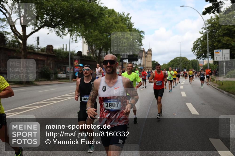 29.06.2025 - hella hamburg halbmarathon Yannick Fuchs http://msf.ph/oto/8160332 29.06.2025 10:38:47 20KM 1057, 1220, 1391, 1415, 1468, 1782, 1902, 1941, 2365, 2402, 2415, 2816, 3004, 3021, 3098, 3305, 3907, 4310, 4691, 4991, 4999, 5231, 5275, 5476, 5624, 5884, 6490, 6903, 7005, 7191, 7322, 7710, 8722, 8928, 9159, 9444, 9633, 10193, 10596, 11469, 12159, 12554, 12711, 13123, 14351, 14667, 14798, 14816, 15185, 15225, 15233, 15280, 16316, 16506, 16893, 17097, 17251, 17729, 17748, 18560, 18806, 19207 meine-sportfotos.de
