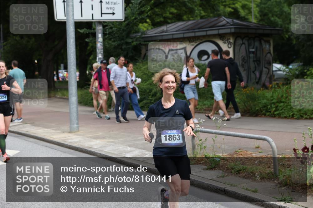 29.06.2025 - hella hamburg halbmarathon Yannick Fuchs http://msf.ph/oto/8160441 29.06.2025 10:59:13 20KM 1702, 1733, 1863, 2136, 2979, 3328, 3746, 4227, 4307, 4945, 4985, 5073, 6174, 6489, 6590, 7717, 8219, 8917, 9526, 11027, 11784, 11917, 12177, 12211, 12212, 12473, 13184, 13221, 13793, 13932, 14642, 15915, 16989, 17441, 17550, 18196, 18324, 18575, 18577, 18732, 18754, 18768, 18796, 19162 meine-sportfotos.de