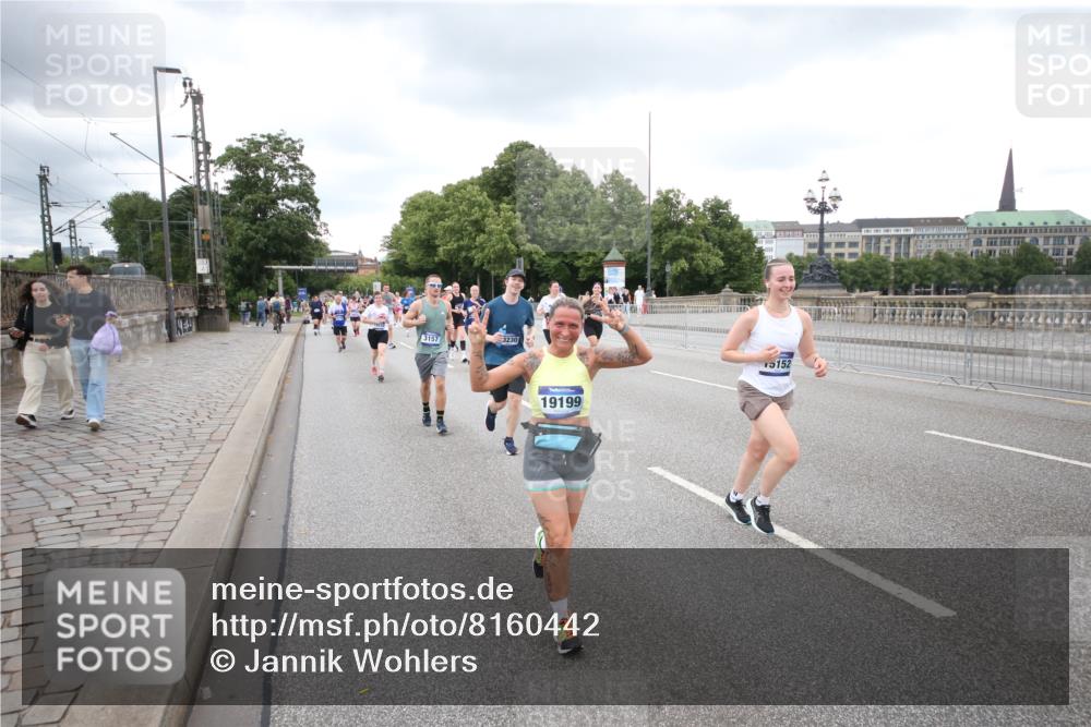 29.06.2025 - hella hamburg halbmarathon Jannik Wohlers http://msf.ph/oto/8160442 29.06.2025 10:54:57 Lombardsbrücke 1013, 1873, 1917, 2090, 2452, 3115, 3157, 3577, 4039, 4628, 5040, 5483, 5487, 6395, 6396, 7219, 7680, 7766, 8403, 8519, 8626, 10458, 10885, 11109, 13098, 13230, 14727, 15152, 15160, 15581, 15782, 15843, 16267, 16385, 16533, 17019, 17396, 18972, 19199 meine-sportfotos.de
