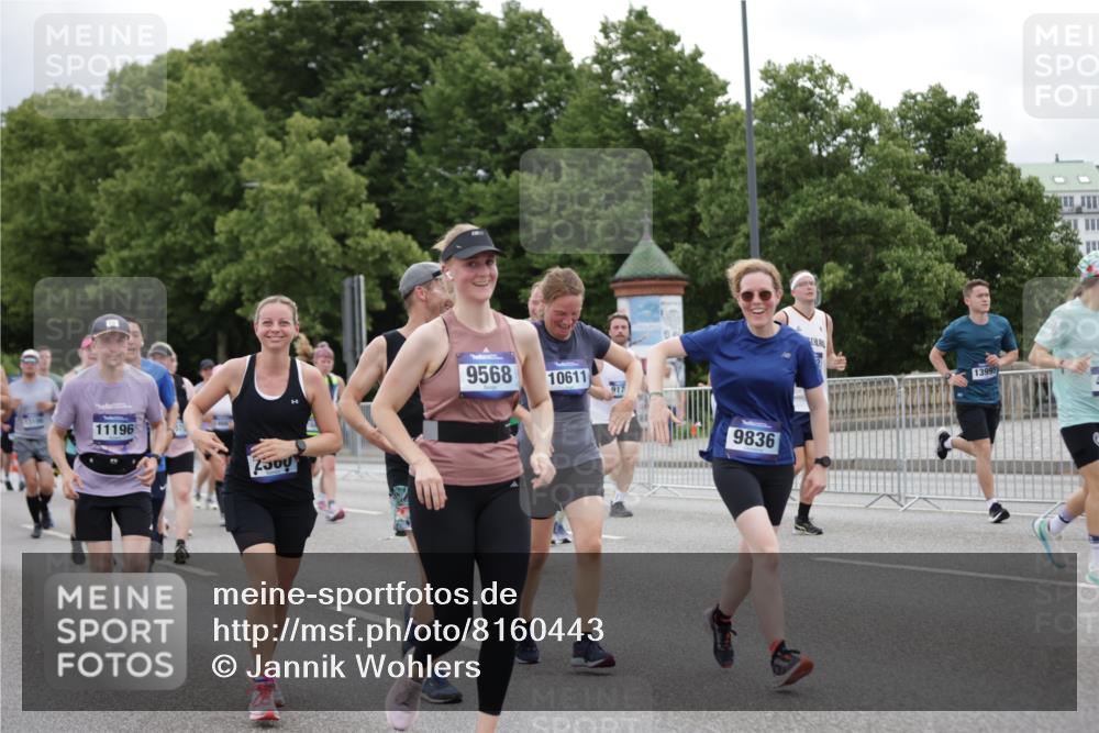 29.06.2025 - hella hamburg halbmarathon Jannik Wohlers http://msf.ph/oto/8160443 29.06.2025 11:02:38 Lombardsbrücke 1182, 2360, 3970, 4012, 4536, 4537, 4660, 5245, 5247, 5515, 5687, 5823, 5824, 5855, 5962, 6222, 6223, 6500, 6579, 6672, 6925, 7292, 7354, 8241, 8814, 8868, 8869, 9176, 9568, 9801, 9813, 9836, 9839, 10056, 10364, 10611, 10712, 10713, 11045, 11048, 11196, 12160, 12284, 12344, 13099, 13100, 13124, 13563, 13995, 14509, 14663, 14714, 15891, 16132, 16133, 16366, 16429, 16734, 16842, 17653, 17924, 18033, 18224, 19013 meine-sportfotos.de