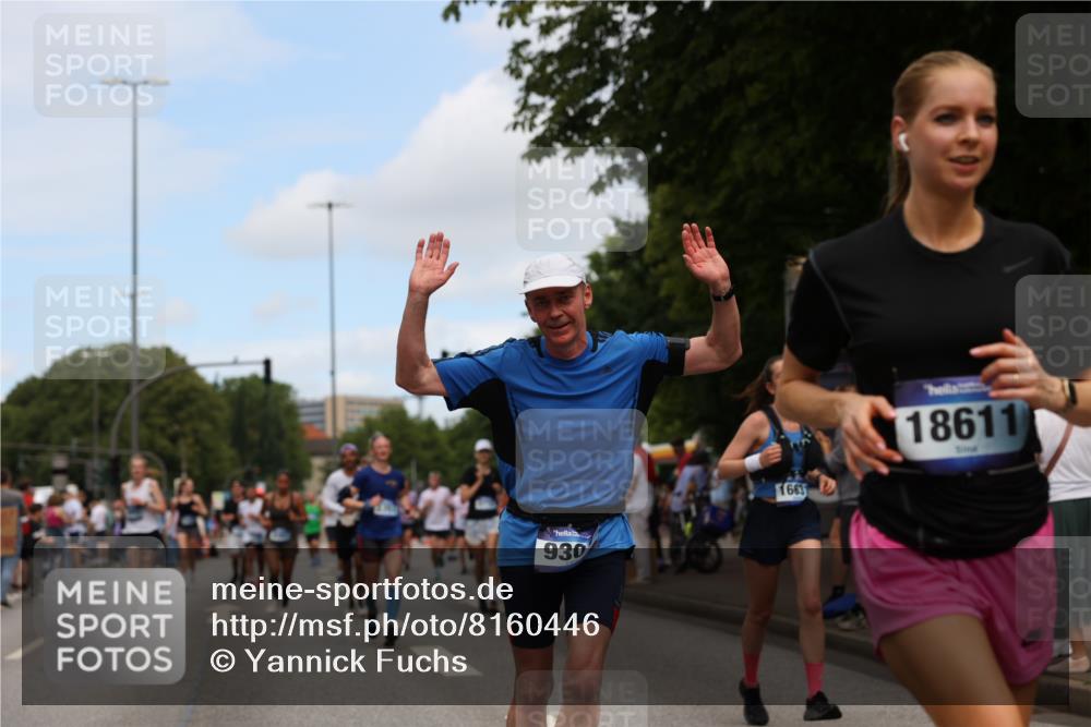 29.06.2025 - hella hamburg halbmarathon Yannick Fuchs http://msf.ph/oto/8160446 29.06.2025 11:17:24 20KM 1963, 2140, 2306, 2351, 2529, 2688, 3458, 3464, 3466, 4979, 5493, 5939, 6102, 6303, 6546, 7114, 7115, 8327, 8387, 8778, 9301, 9556, 9855, 11110, 11756, 12628, 14821, 15505, 15767, 16631, 17147, 17335, 18060, 18611, 18685, 18962 meine-sportfotos.de