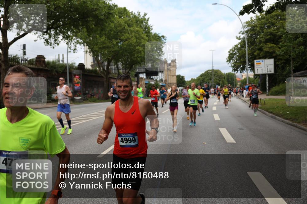 29.06.2025 - hella hamburg halbmarathon Yannick Fuchs http://msf.ph/oto/8160488 29.06.2025 10:38:48 20KM 1057, 1220, 1391, 1415, 1468, 1782, 1902, 1941, 2365, 2402, 2415, 2816, 3004, 3021, 3098, 3305, 3907, 4310, 4691, 4991, 4999, 5231, 5275, 5476, 5884, 6903, 7005, 7191, 7322, 7710, 8722, 8928, 9159, 9444, 10193, 10596, 11469, 12159, 12554, 12711, 13123, 14351, 14667, 14798, 14816, 15185, 15225, 15233, 15280, 16316, 16506, 16893, 17097, 17251, 17729, 17748, 18560, 18806, 19207 meine-sportfotos.de