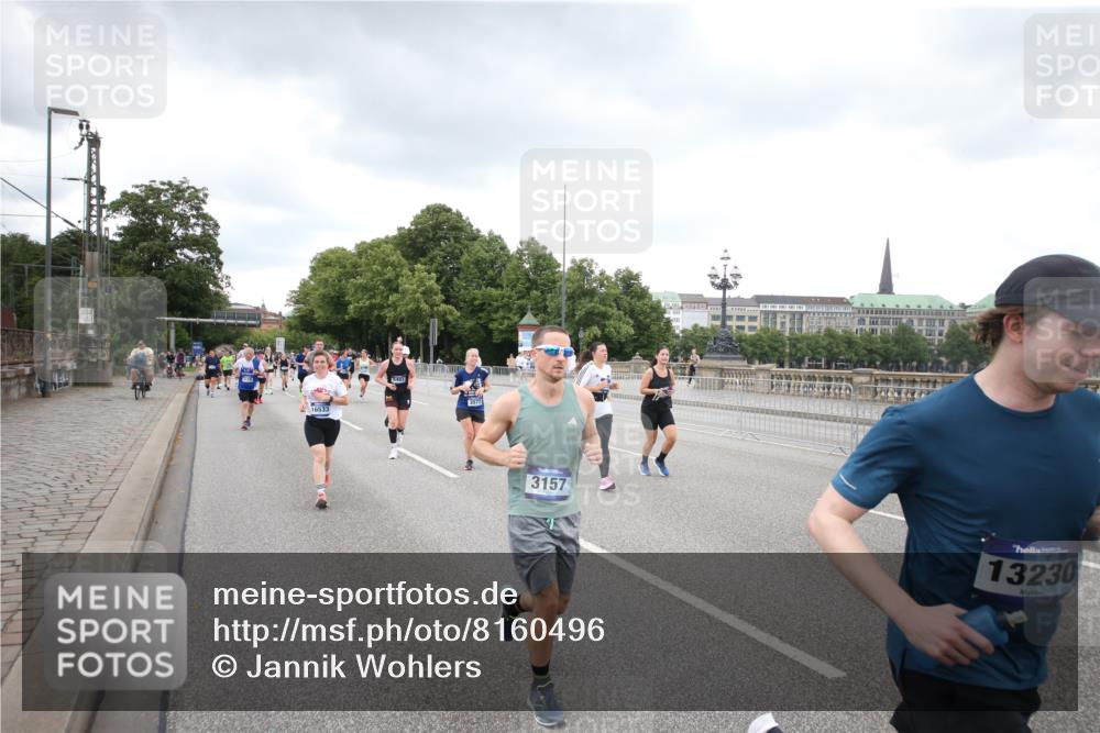 29.06.2025 - hella hamburg halbmarathon Jannik Wohlers http://msf.ph/oto/8160496 29.06.2025 10:54:59 Lombardsbrücke 1873, 1917, 3115, 3157, 3577, 4039, 4628, 5040, 5483, 5487, 7219, 7680, 7766, 8403, 8519, 8626, 9857, 9858, 10458, 10559, 10885, 11109, 12902, 13098, 13230, 14727, 15152, 15160, 15581, 15843, 16267, 16385, 16533, 16855, 17019, 17396, 18670, 18972, 19199 meine-sportfotos.de