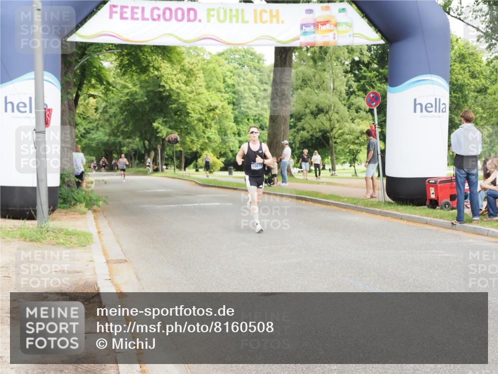 29.06.2025 - hella hamburg halbmarathon MichiJ http://msf.ph/oto/8160508 29.06.2025 10:11:03 Zwischen KM18-KM19 11829, 12678 meine-sportfotos.de