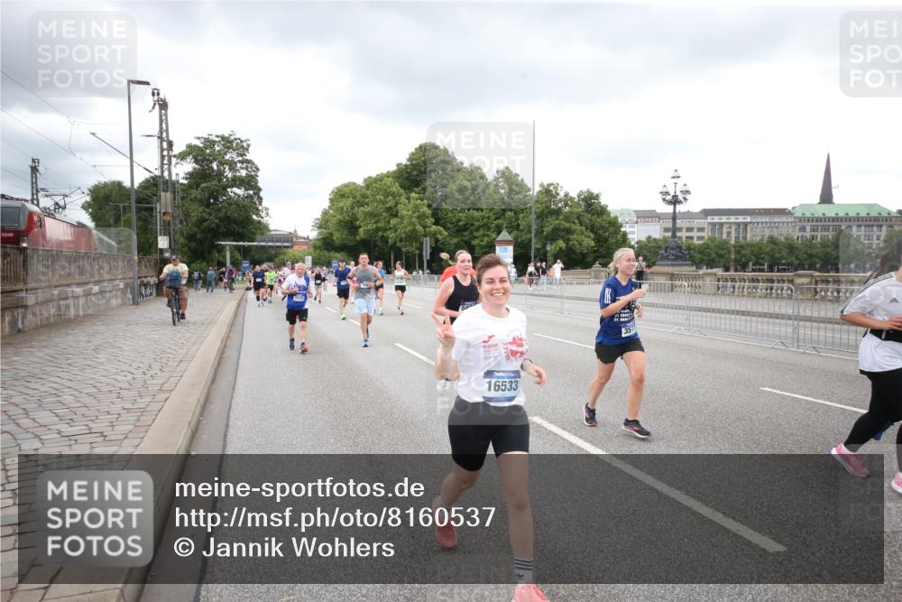 29.06.2025 - hella hamburg halbmarathon Jannik Wohlers http://msf.ph/oto/8160537 29.06.2025 10:55:00 Lombardsbrücke 1873, 1917, 3115, 3157, 3577, 4039, 4628, 5040, 5483, 5487, 7219, 7680, 7766, 8403, 8519, 8626, 9614, 9618, 9857, 9858, 10458, 10559, 10885, 11109, 12902, 13098, 13230, 14727, 15152, 15160, 15581, 15843, 16267, 16385, 16533, 16855, 17019, 17396, 18670, 18972, 19199 meine-sportfotos.de