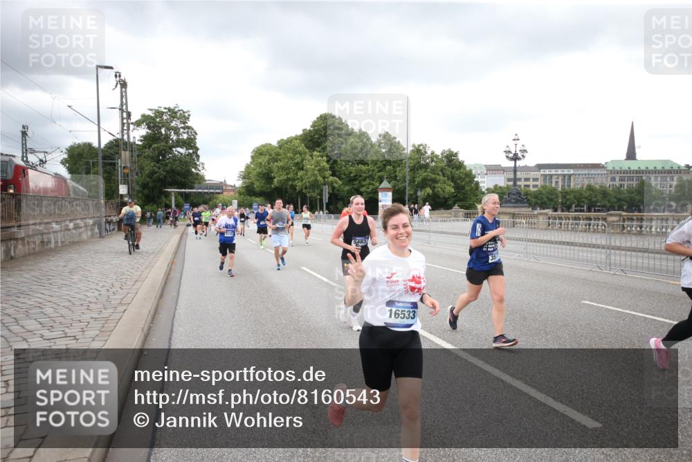 29.06.2025 - hella hamburg halbmarathon Jannik Wohlers http://msf.ph/oto/8160543 29.06.2025 10:55:00 Lombardsbrücke 1873, 1917, 3115, 3157, 3577, 4039, 4628, 5040, 5483, 5487, 7219, 7680, 7766, 8403, 8519, 8626, 9614, 9618, 9857, 9858, 10458, 10559, 10885, 11109, 12902, 13098, 13230, 14727, 15152, 15160, 15581, 15843, 16267, 16385, 16533, 16855, 17019, 17396, 18670, 18972, 19199 meine-sportfotos.de