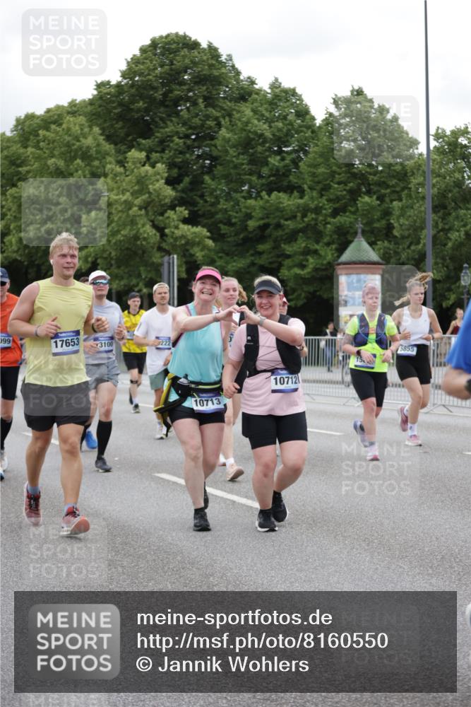 29.06.2025 - hella hamburg halbmarathon Jannik Wohlers http://msf.ph/oto/8160550 29.06.2025 11:02:41 Lombardsbrücke 1182, 2360, 4012, 4536, 4537, 5245, 5247, 5515, 5687, 5855, 5962, 6222, 6223, 6579, 6925, 7242, 7292, 7354, 7654, 8814, 8868, 8869, 9176, 9568, 9801, 9813, 9836, 9839, 10056, 10364, 10542, 10611, 10712, 10713, 11045, 11048, 11196, 12160, 12284, 13050, 13099, 13100, 13124, 13563, 13995, 14663, 14714, 15374, 15891, 16132, 16133, 16429, 16734, 16842, 17653, 17924, 18033, 18224, 19013 meine-sportfotos.de