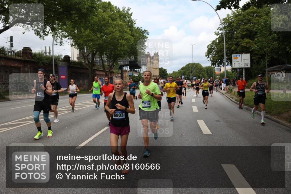 29.06.2025 - hella hamburg halbmarathon Yannick Fuchs http://msf.ph/oto/8160566 29.06.2025 10:38:50 20KM 1057, 1220, 1391, 1468, 1782, 1902, 1941, 2365, 2402, 2415, 3004, 3021, 3098, 3305, 4310, 4691, 4991, 4999, 5231, 5275, 5476, 5884, 6903, 7191, 7322, 7710, 8722, 8928, 9159, 9444, 10193, 10596, 11469, 12159, 12554, 12711, 13123, 14351, 14667, 14798, 14816, 15185, 15225, 15233, 15280, 16316, 16506, 16893, 17097, 17406, 17729, 17748, 18560, 18806, 19207 meine-sportfotos.de