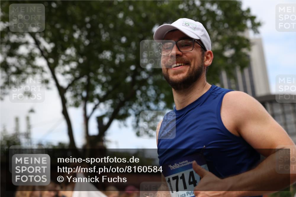 29.06.2025 - hella hamburg halbmarathon Yannick Fuchs http://msf.ph/oto/8160584 29.06.2025 11:17:25 20KM 1963, 2140, 2306, 2351, 2529, 2688, 3458, 3464, 3466, 4979, 5493, 5939, 6102, 6303, 6546, 7114, 7115, 8327, 8387, 8778, 9301, 9855, 11110, 11756, 12628, 14821, 15445, 15505, 15767, 16631, 17080, 17147, 17335, 18060, 18611, 18685, 18962 meine-sportfotos.de