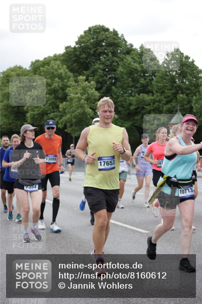 29.06.2025 - hella hamburg halbmarathon Jannik Wohlers http://msf.ph/oto/8160612 29.06.2025 11:02:42 Lombardsbrücke 1182, 2360, 4012, 4536, 4537, 5245, 5247, 5515, 5687, 5855, 5962, 6222, 6223, 6579, 6925, 6972, 7242, 7292, 7354, 7654, 8814, 9176, 9568, 9801, 9813, 9836, 9839, 10056, 10364, 10542, 10611, 10712, 10713, 11045, 11048, 11196, 12160, 12284, 13050, 13099, 13100, 13124, 13281, 13563, 13995, 14663, 14714, 15374, 15891, 16132, 16133, 16429, 16734, 16842, 17653, 17924, 18033, 18224, 19013 meine-sportfotos.de
