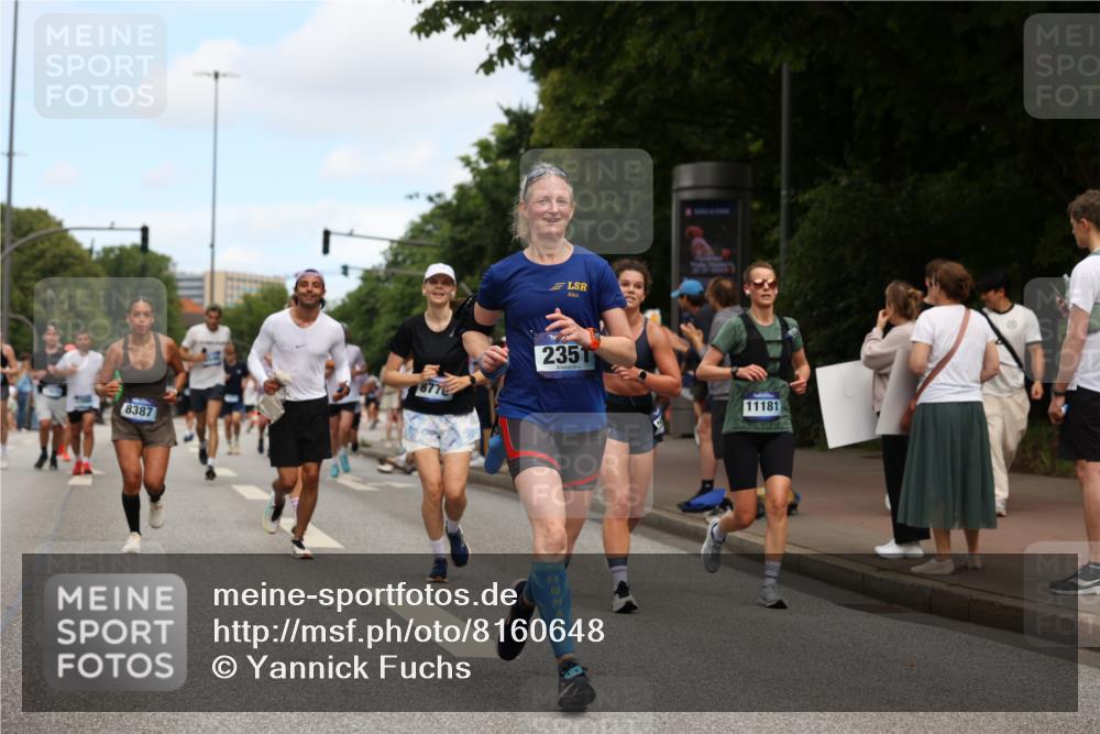29.06.2025 - hella hamburg halbmarathon Yannick Fuchs http://msf.ph/oto/8160648 29.06.2025 11:17:27 20KM 1419, 1963, 2140, 2306, 2351, 2529, 2688, 3458, 3464, 3466, 4979, 5493, 5939, 6102, 6546, 7114, 7115, 8387, 8778, 9301, 9722, 9855, 11110, 12628, 14821, 15445, 15505, 15767, 16631, 17080, 17147, 18611, 18685, 18962 meine-sportfotos.de