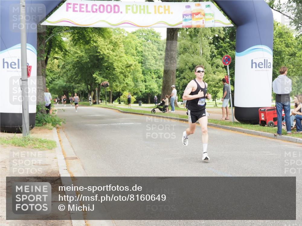 29.06.2025 - hella hamburg halbmarathon MichiJ http://msf.ph/oto/8160649 29.06.2025 10:11:04 Zwischen KM18-KM19 11829, 12678 meine-sportfotos.de