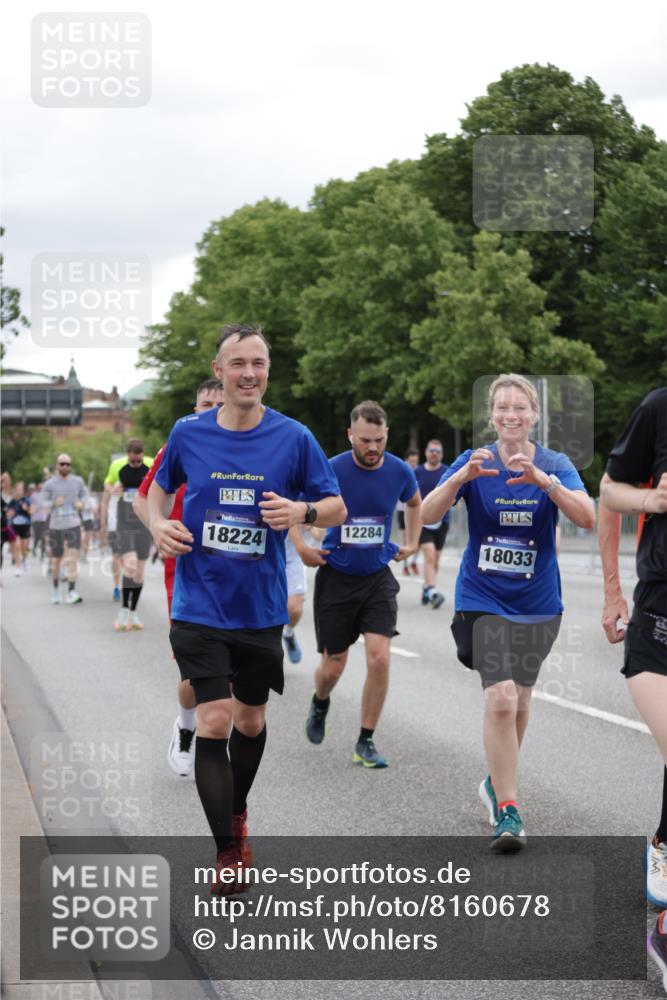 29.06.2025 - hella hamburg halbmarathon Jannik Wohlers http://msf.ph/oto/8160678 29.06.2025 11:02:44 Lombardsbrücke 1182, 1693, 2360, 3133, 3298, 3382, 4012, 4536, 4537, 5245, 5247, 5515, 5644, 5687, 5855, 5962, 6222, 6223, 6387, 6579, 6972, 7242, 7292, 7354, 7654, 8814, 9176, 9568, 9813, 9836, 9839, 10056, 10364, 10542, 10611, 10712, 10713, 11045, 11048, 11196, 12160, 12284, 12339, 12798, 13050, 13099, 13100, 13124, 13281, 13563, 13995, 14663, 14714, 15374, 15891, 16132, 16133, 16429, 16734, 16842, 17653, 18033, 18224, 19013 meine-sportfotos.de
