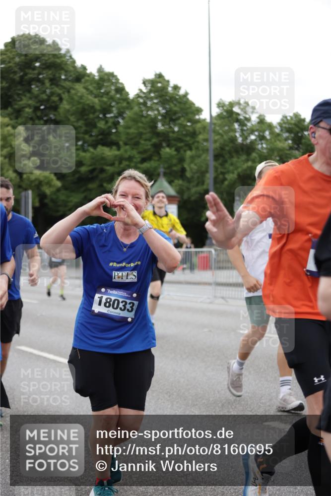 29.06.2025 - hella hamburg halbmarathon Jannik Wohlers http://msf.ph/oto/8160695 29.06.2025 11:02:45 Lombardsbrücke 1182, 1693, 2360, 3133, 3298, 3382, 4012, 4536, 4537, 5245, 5247, 5515, 5644, 5687, 5855, 5962, 6222, 6223, 6387, 6579, 6972, 7242, 7292, 7354, 7654, 8814, 9176, 9568, 9813, 9836, 9839, 10056, 10364, 10542, 10611, 10712, 10713, 11045, 11048, 11196, 12160, 12284, 12339, 12798, 13050, 13099, 13100, 13124, 13281, 13347, 13563, 13995, 14663, 14714, 15374, 15606, 15891, 16132, 16133, 16734, 16842, 17653, 18033, 18224, 19013 meine-sportfotos.de