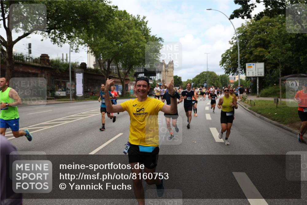 29.06.2025 - hella hamburg halbmarathon Yannick Fuchs http://msf.ph/oto/8160753 29.06.2025 10:38:52 20KM 1057, 1220, 1391, 1468, 1782, 1902, 1941, 2365, 2402, 2415, 3004, 3021, 3098, 3305, 4310, 4691, 4991, 5231, 5476, 5884, 6903, 7191, 7322, 7710, 8722, 8928, 9159, 9444, 10193, 10596, 11469, 12159, 12711, 13123, 13975, 14351, 14667, 14816, 15185, 15225, 15233, 15280, 16316, 16506, 16893, 17097, 17406, 17729, 17748, 18560, 18806, 19207 meine-sportfotos.de