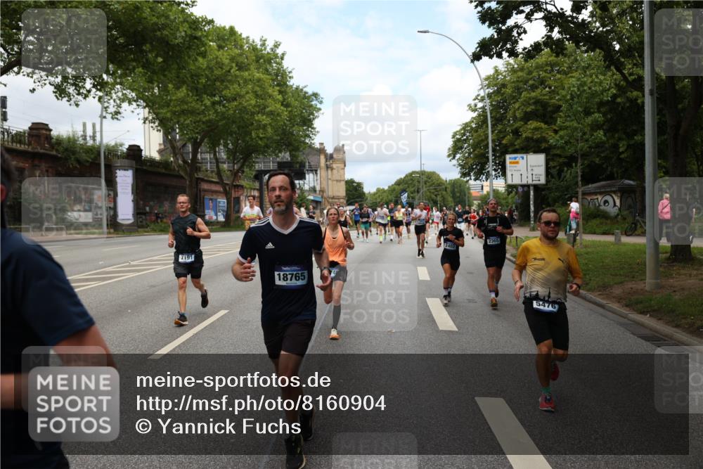 29.06.2025 - hella hamburg halbmarathon Yannick Fuchs http://msf.ph/oto/8160904 29.06.2025 10:38:54 20KM 1057, 1220, 1391, 1468, 1782, 1902, 1941, 2365, 2402, 2415, 3004, 3021, 3098, 3305, 4310, 4691, 4991, 5231, 5476, 5884, 7191, 7322, 7710, 8928, 9159, 10596, 11469, 12159, 12711, 13123, 13975, 14351, 14464, 14667, 14686, 14687, 14816, 15185, 15225, 15280, 16506, 16893, 17097, 17406, 17748, 18539, 18560, 18806, 19207 meine-sportfotos.de