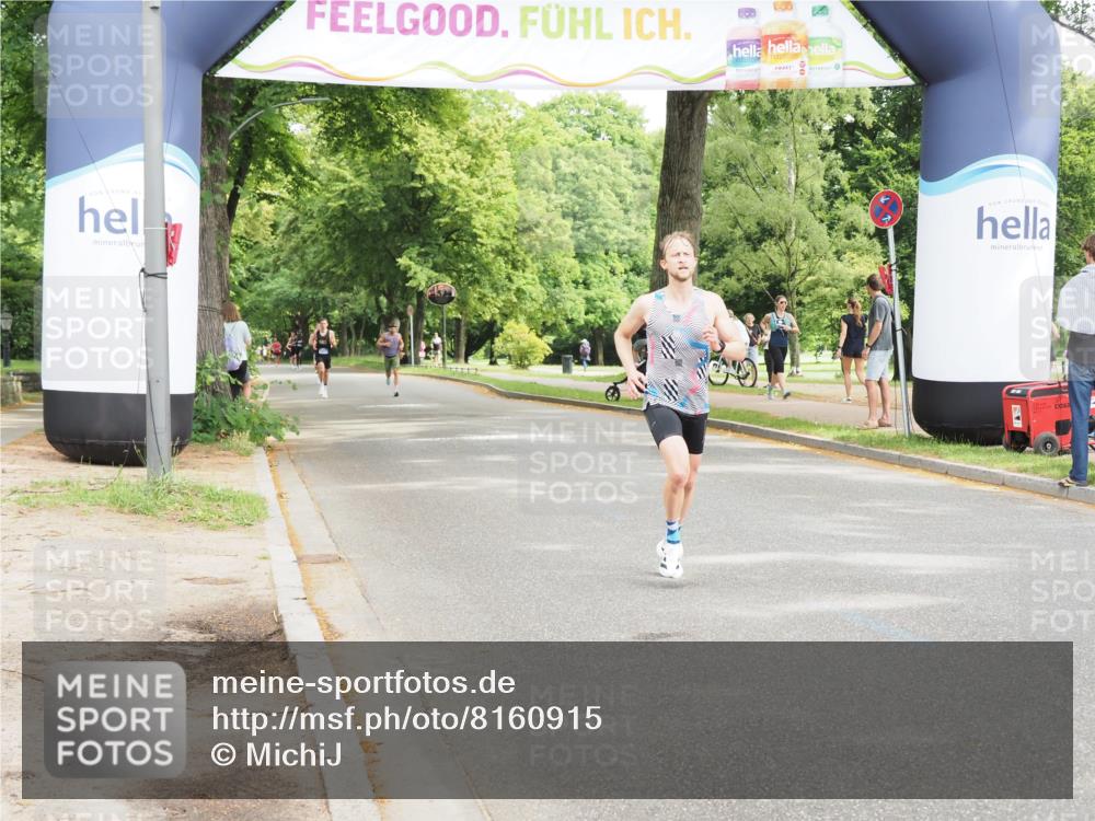 29.06.2025 - hella hamburg halbmarathon MichiJ http://msf.ph/oto/8160915 29.06.2025 10:11:12 Zwischen KM18-KM19  meine-sportfotos.de