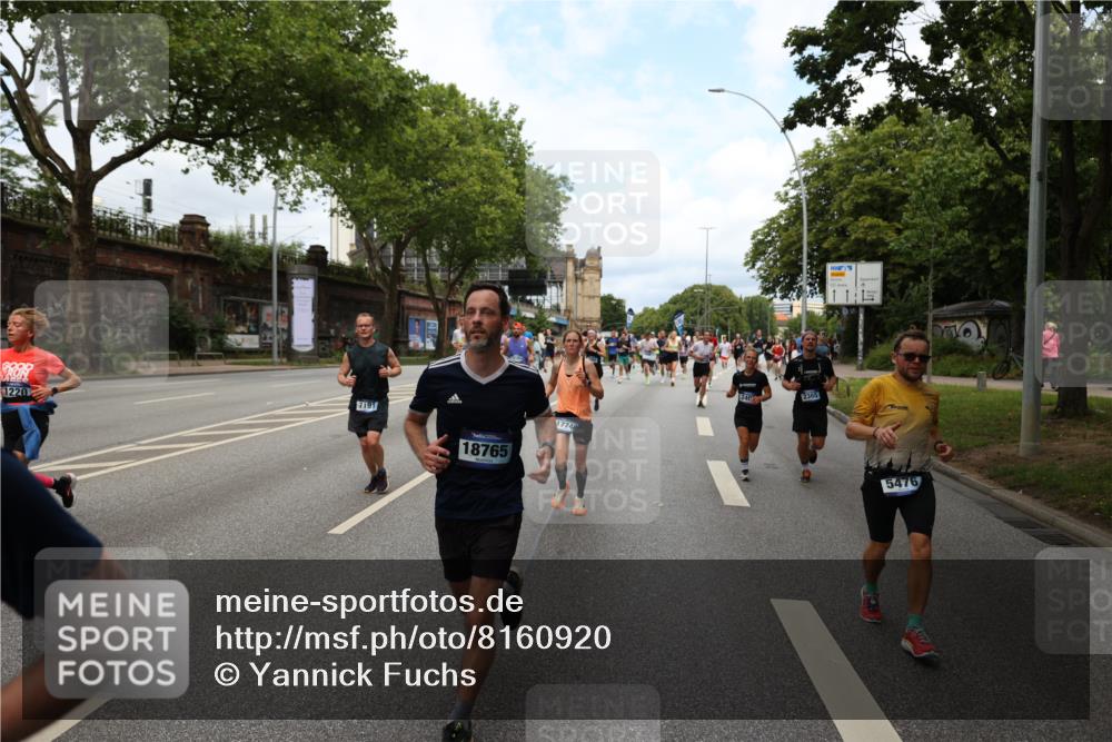 29.06.2025 - hella hamburg halbmarathon Yannick Fuchs http://msf.ph/oto/8160920 29.06.2025 10:38:54 20KM 1057, 1220, 1391, 1468, 1782, 1902, 1941, 2365, 2402, 2415, 3004, 3021, 3098, 3305, 4310, 4691, 4991, 5231, 5476, 5884, 7191, 7322, 7710, 8928, 9159, 10596, 11469, 12159, 12711, 13123, 13975, 14351, 14464, 14667, 14686, 14687, 14816, 15185, 15225, 15280, 16506, 16893, 17097, 17406, 17748, 18539, 18560, 18806, 19207 meine-sportfotos.de