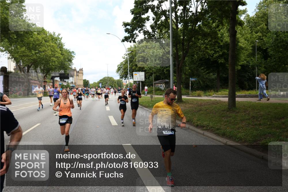 29.06.2025 - hella hamburg halbmarathon Yannick Fuchs http://msf.ph/oto/8160933 29.06.2025 10:38:55 20KM 1057, 1220, 1391, 1468, 1782, 1902, 1941, 2365, 2402, 2415, 3004, 3098, 3305, 4310, 4691, 4991, 5231, 5476, 5884, 7191, 7322, 7710, 8928, 9159, 10596, 11469, 12159, 12711, 13123, 13975, 14351, 14464, 14667, 14686, 14687, 14816, 15185, 15280, 16506, 16893, 17097, 17406, 17748, 18539, 18560, 18806, 19207 meine-sportfotos.de
