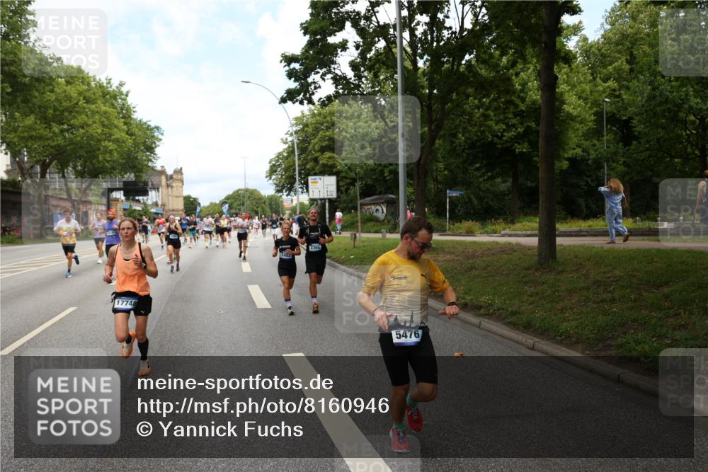 29.06.2025 - hella hamburg halbmarathon Yannick Fuchs http://msf.ph/oto/8160946 29.06.2025 10:38:55 20KM 1057, 1220, 1391, 1468, 1782, 1902, 1941, 2365, 2402, 2415, 3004, 3098, 3305, 4310, 4691, 4991, 5231, 5476, 5884, 7191, 7322, 7710, 8928, 9159, 10596, 11469, 12159, 12711, 13123, 13975, 14351, 14464, 14667, 14686, 14687, 14816, 15185, 15280, 16506, 16893, 17097, 17406, 17748, 18539, 18560, 18806, 19207 meine-sportfotos.de