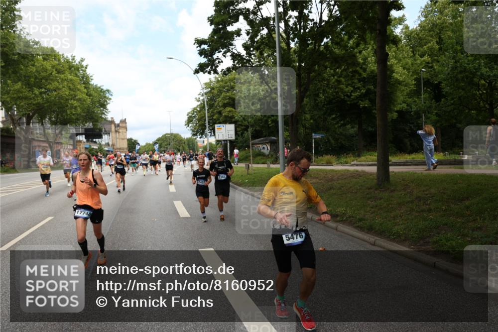 29.06.2025 - hella hamburg halbmarathon Yannick Fuchs http://msf.ph/oto/8160952 29.06.2025 10:38:55 20KM 1057, 1220, 1391, 1468, 1782, 1902, 1941, 2365, 2402, 2415, 3004, 3098, 3305, 4310, 4691, 4991, 5231, 5476, 5884, 7191, 7322, 7710, 8928, 9159, 10596, 11469, 12159, 12711, 13123, 13975, 14351, 14464, 14667, 14686, 14687, 14816, 15185, 15280, 16506, 16893, 17097, 17406, 17748, 18539, 18560, 18806, 19207 meine-sportfotos.de