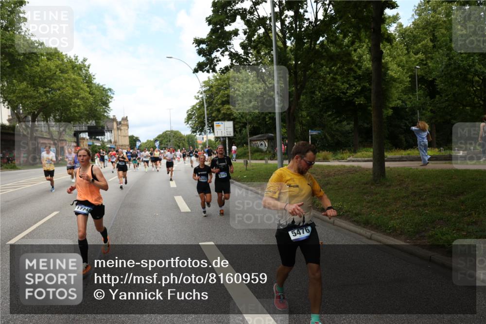 29.06.2025 - hella hamburg halbmarathon Yannick Fuchs http://msf.ph/oto/8160959 29.06.2025 10:38:55 20KM 1057, 1220, 1391, 1468, 1782, 1902, 1941, 2365, 2402, 2415, 3004, 3098, 3305, 4310, 4691, 4991, 5231, 5476, 5884, 7191, 7322, 7710, 8928, 9159, 10596, 11469, 12159, 12711, 13123, 13975, 14351, 14464, 14667, 14686, 14687, 14816, 15185, 15280, 16506, 16893, 17097, 17406, 17748, 18539, 18560, 18806, 19207 meine-sportfotos.de