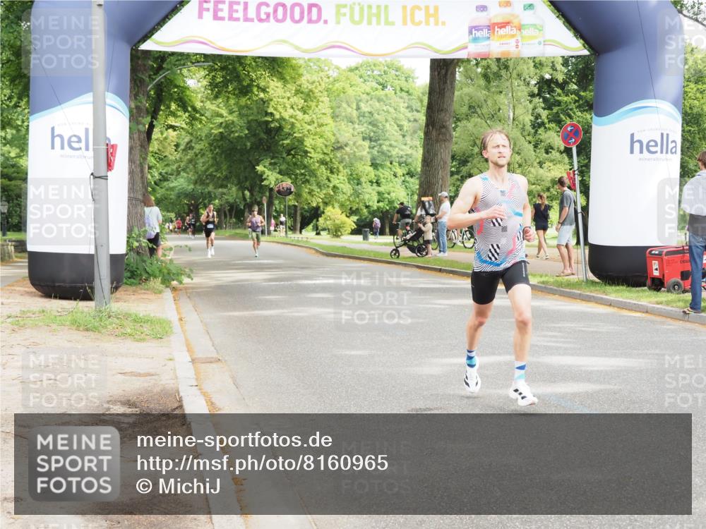 29.06.2025 - hella hamburg halbmarathon MichiJ http://msf.ph/oto/8160965 29.06.2025 10:11:13 Zwischen KM18-KM19  meine-sportfotos.de