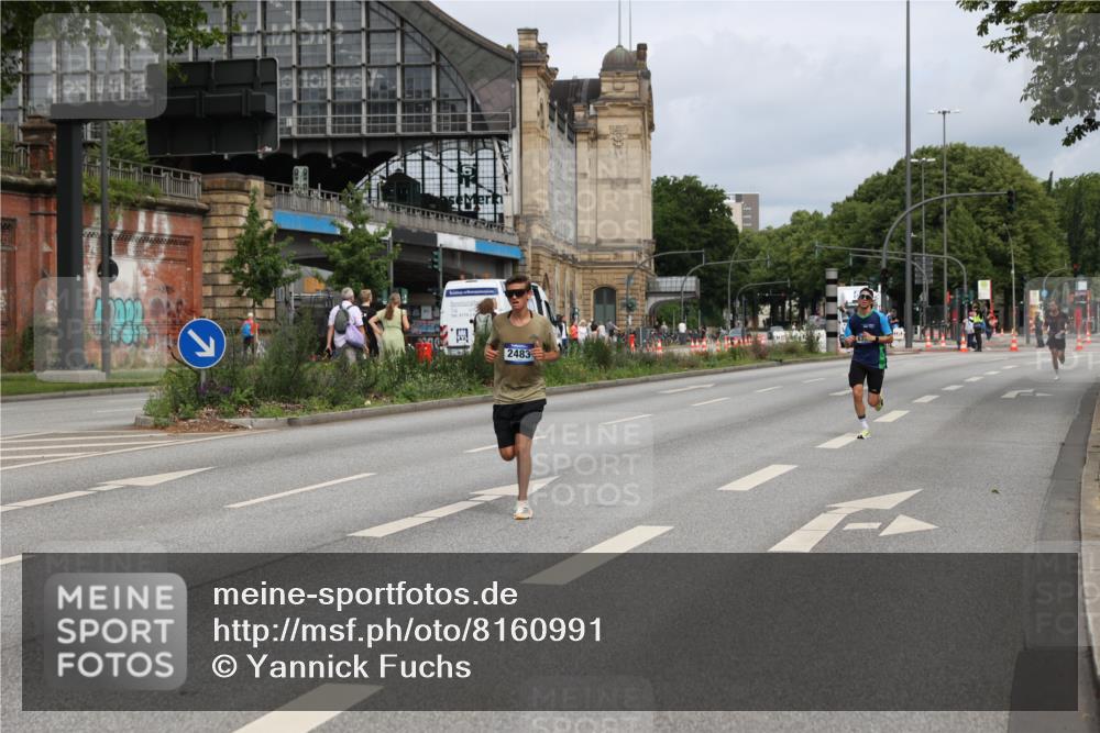 29.06.2025 - hella hamburg halbmarathon Yannick Fuchs http://msf.ph/oto/8160991 29.06.2025 10:20:44 20KM 2483, 4338, 8376, 10468, 11228, 11994, 12067, 13346 meine-sportfotos.de