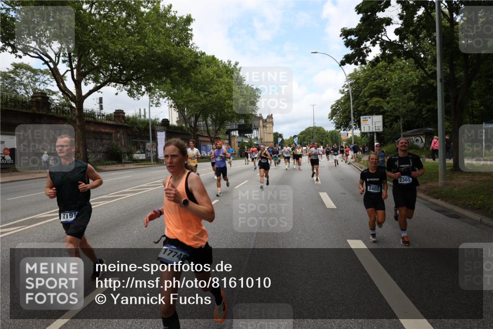 29.06.2025 - hella hamburg halbmarathon Yannick Fuchs http://msf.ph/oto/8161010 29.06.2025 10:38:56 20KM 1057, 1220, 1391, 1468, 1782, 1902, 1941, 2365, 2402, 2415, 3004, 3098, 3305, 4691, 4991, 5231, 5476, 5884, 7191, 7322, 7710, 8928, 9159, 10596, 11469, 12159, 12711, 13123, 13975, 14351, 14464, 14667, 14686, 14687, 14816, 15185, 16506, 17097, 17406, 17748, 18539, 18560, 18806, 19207 meine-sportfotos.de