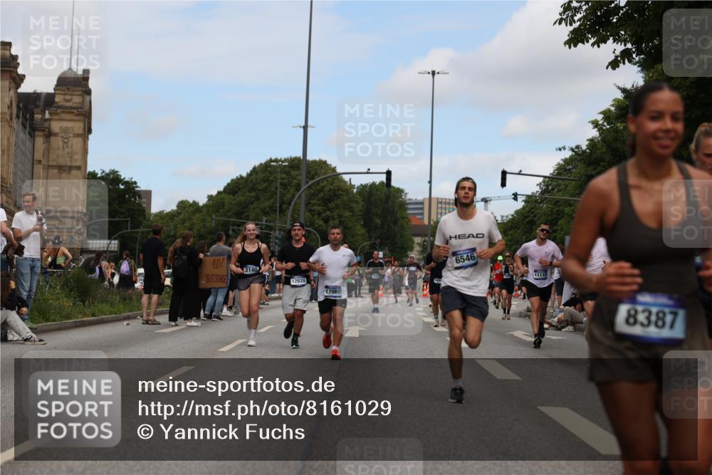 29.06.2025 - hella hamburg halbmarathon Yannick Fuchs http://msf.ph/oto/8161029 29.06.2025 11:17:30 20KM 1419, 1963, 2140, 2306, 2351, 2529, 2688, 3458, 3464, 3466, 4979, 5493, 5939, 6102, 6546, 7114, 7115, 8387, 8778, 9301, 9722, 9855, 11110, 12628, 15445, 15505, 15767, 15952, 15955, 16631, 17080, 17147, 17490, 18611, 18685, 18962 meine-sportfotos.de
